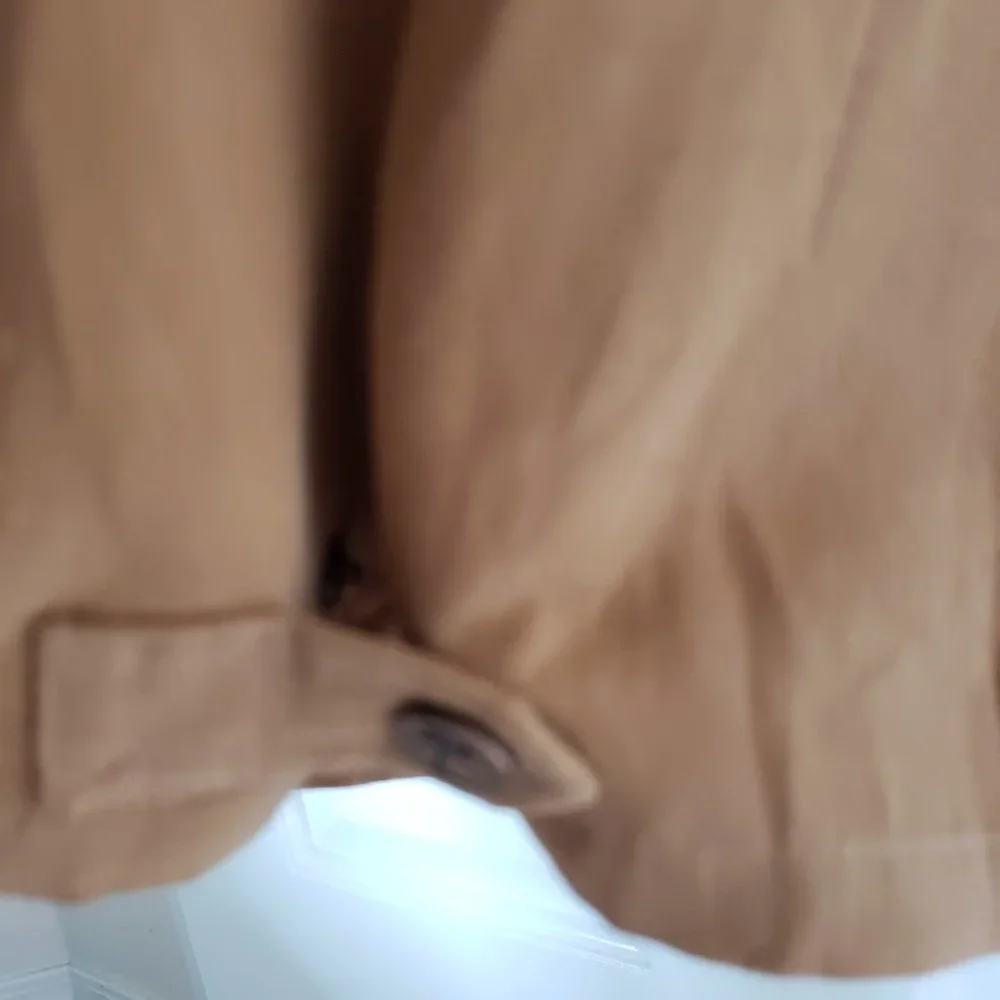 Tommy Bahama Tan Cropped Pants Sz 10 EUC - Picture 8 of 11